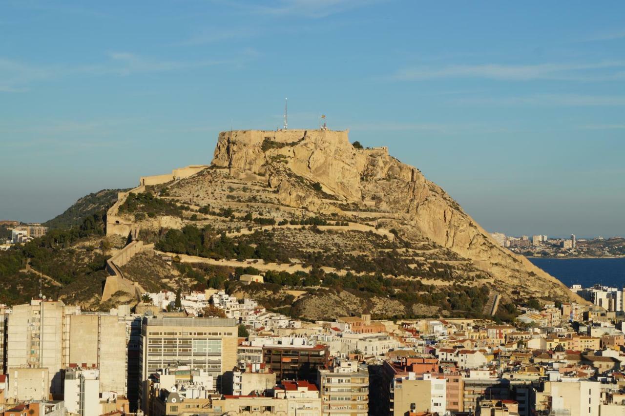 Charming Downtown Skyscrapper Apartment Alicante Exterior foto