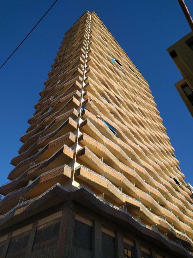 Charming Downtown Skyscrapper Apartment Alicante Exterior foto